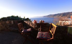 Hikers' Nest With Sea View